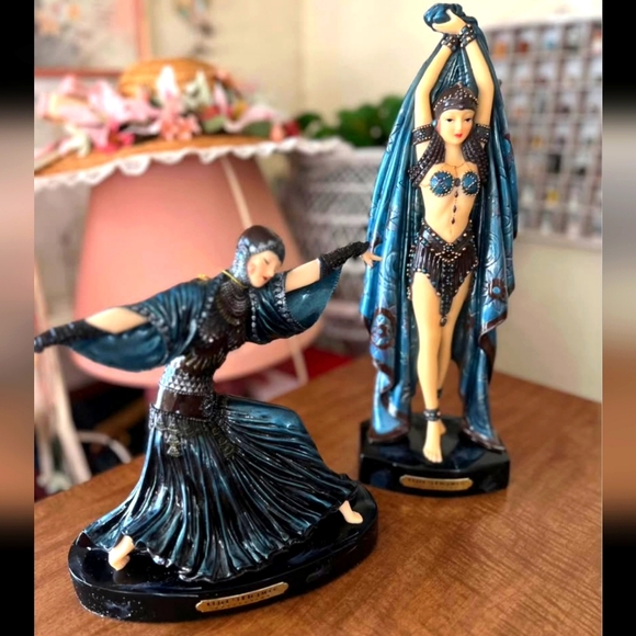 Objet 'd Elegance Gypsy Figurines - Picture 1 of 4